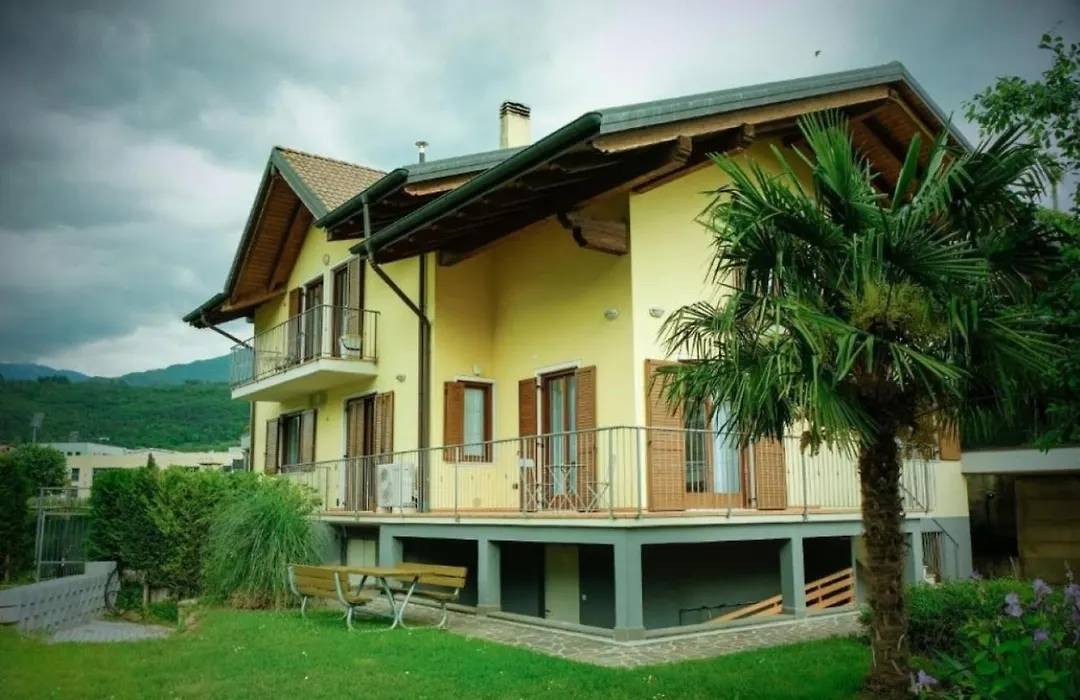 Countryhouse Verso-1